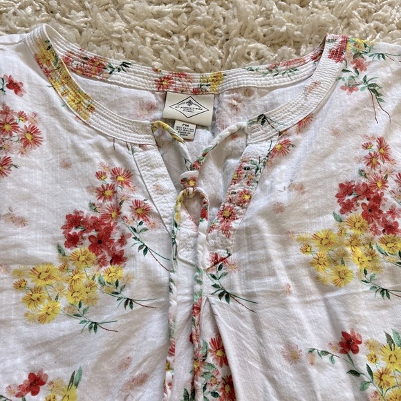 ST. JOHN’S BAY tops 💛 - Picture 4 of 8